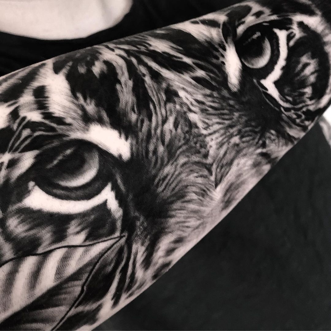 realistisk tiger tattoo fra Kasper