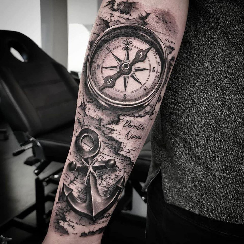 kompas og anker realistisk tattoo fra Preben