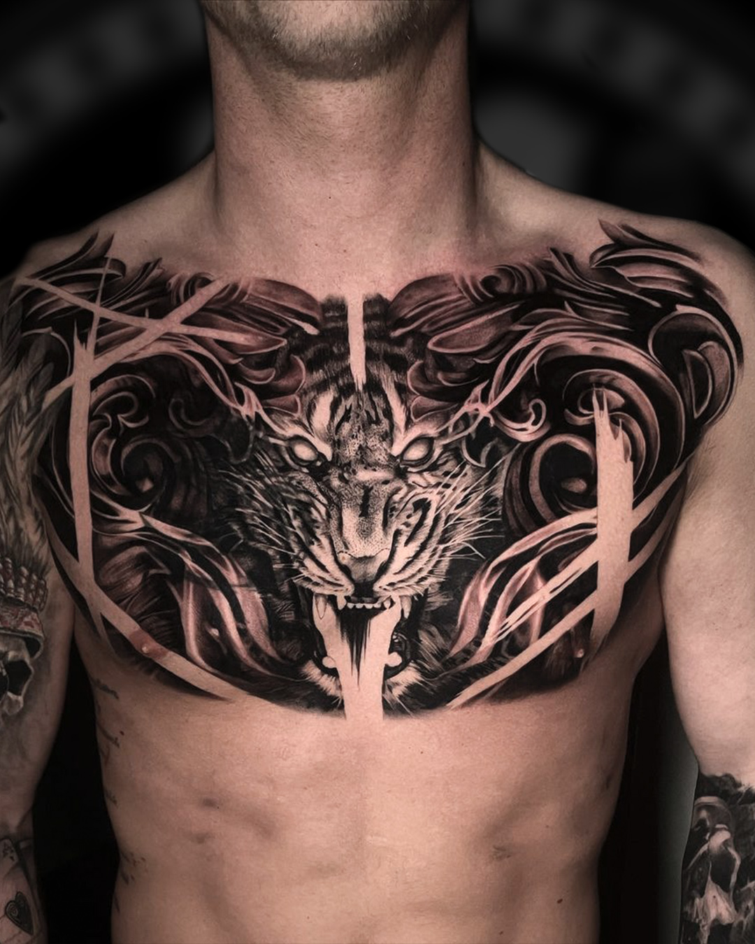 Tiger brystkasse tattoo fra Christina i Beauty and the Beast Tattoo - Herning