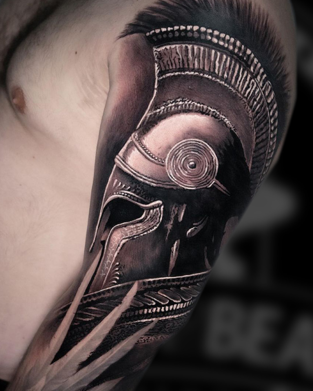 Romer hjelm tattoo realistisk black and grey